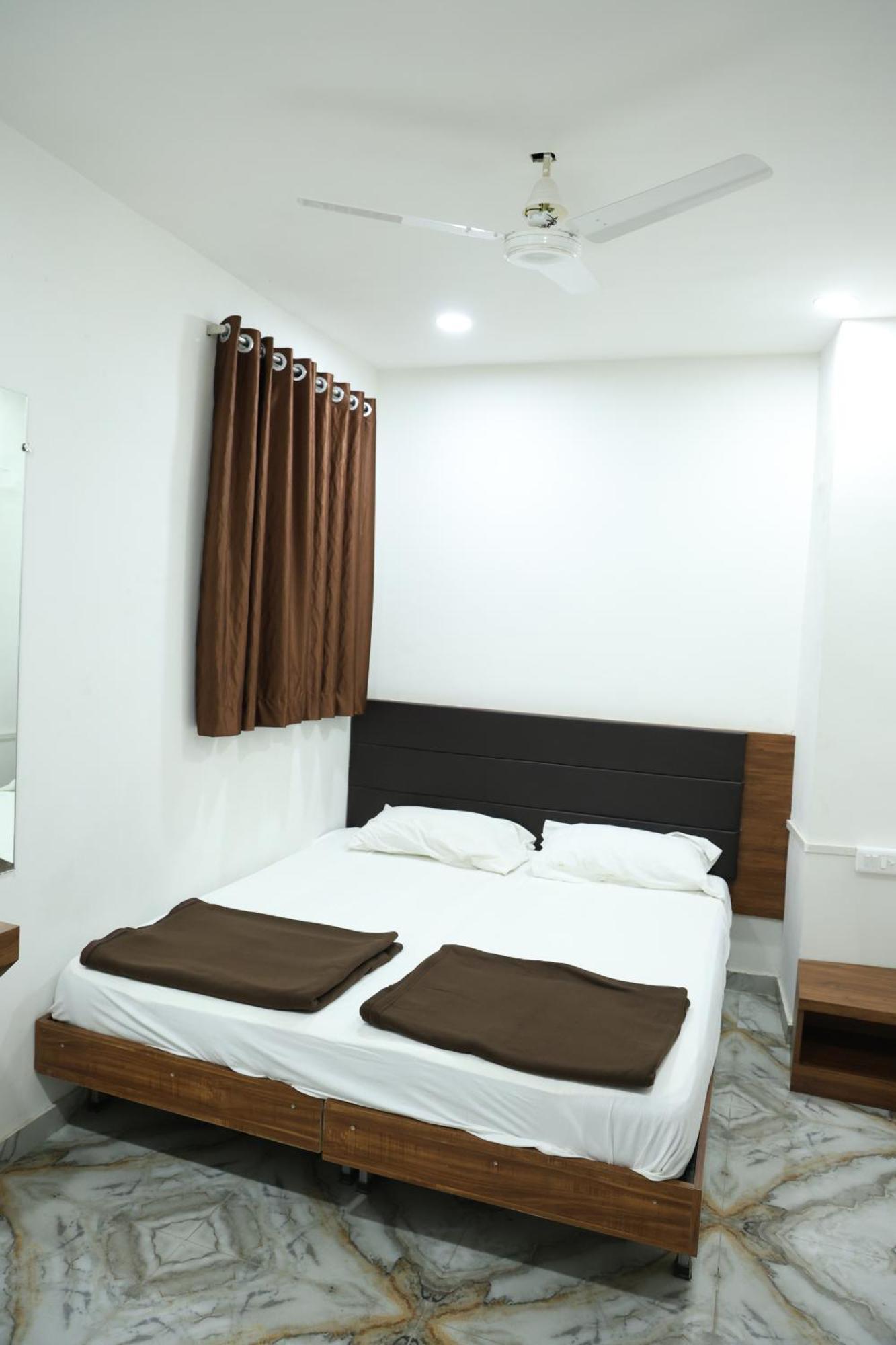Hotel Aaram Kalupur Ahmedabad Exterior foto